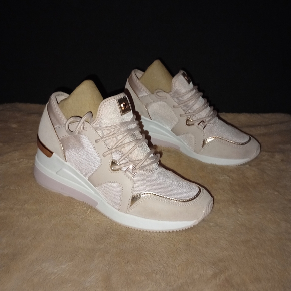 Michael kors Liv Trainer Wedge Sneakers Size 7.5 - Picture 2 of 11